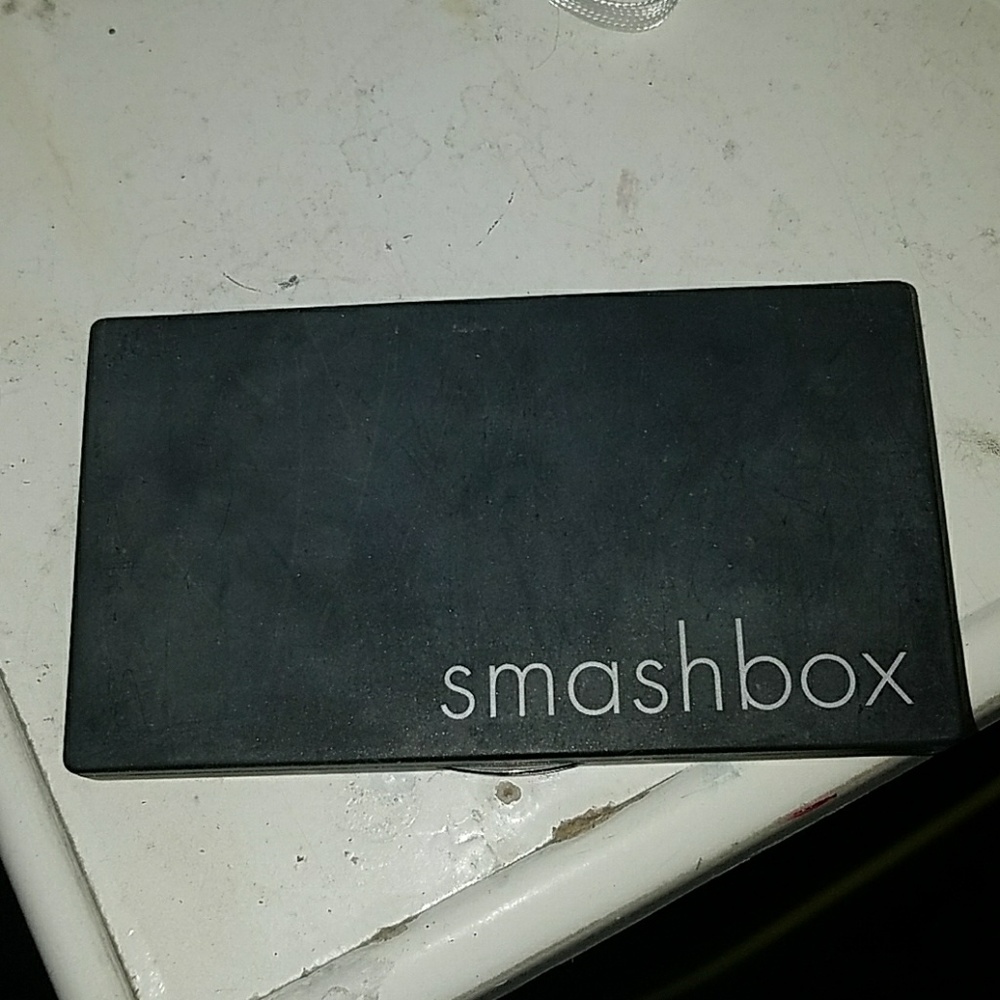 Smashbox Powder Foundation - Picture 2 of 3